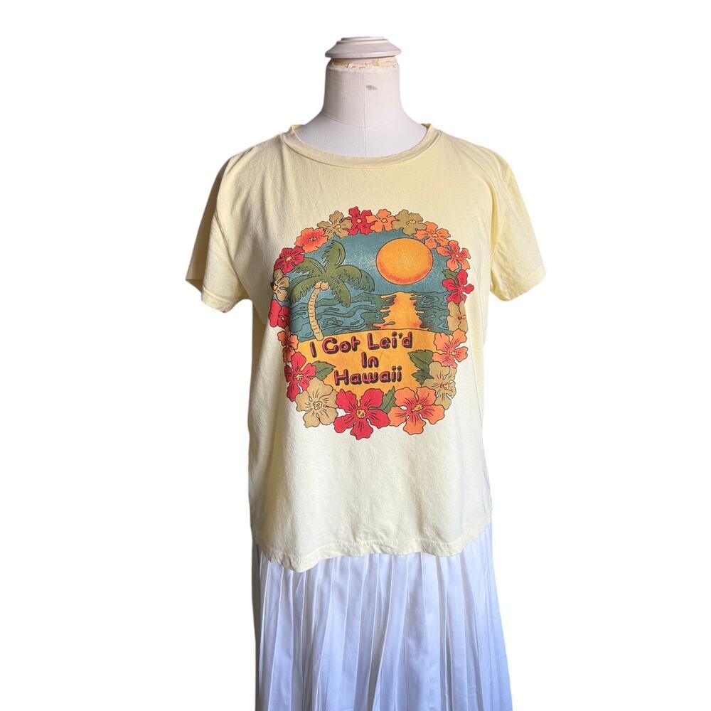MOTHER “I Got Lei’d in Hawaii” Yellow Tee (sz M) 458